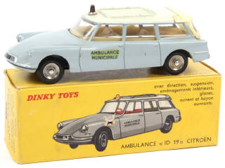 Lot 455 - DINKY TOYS (FRANCE) (1)