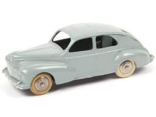 Lot 443 - DINKY TOYS (FRANCE) (1)