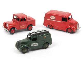 Lot 352 - DINKY TOYS (GB) (3)