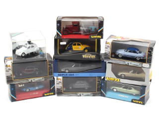 Lot 206 - DIVERS (10)