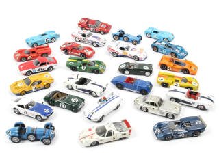 Lot 226 - DIVERS (25)