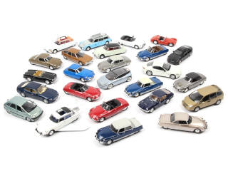 Lot 233 - DIVERS (25)