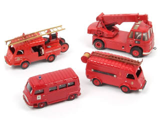 Lot 190 - DIVERS (4)