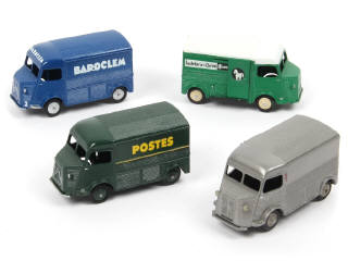 Lot 454 - DIVERS (4)