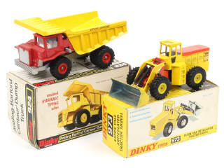 Lot 430 - DINKY TOYS (GB) (2)