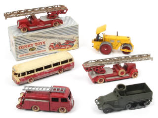 Lot 488 - DINKY TOYS (FRANCE) (6)