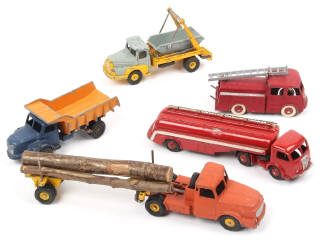Lot 485 - DINKY TOYS (FRANCE) (5)