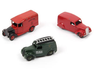 Lot 432 - DINKY TOYS (GB) (3)