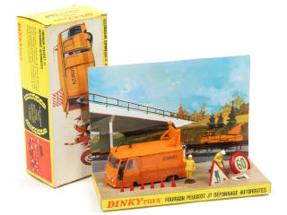 Lot 533 - DINKY TOYS (FRANCE) (1)