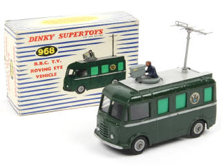 Lot 703 - DINKY TOYS (GB) (1)