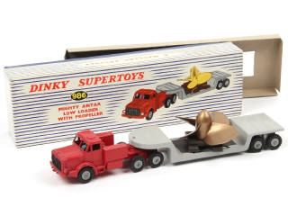 Lot 702 - DINKY TOYS (GB) (1)
