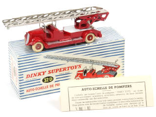 Lot 544 - DINKY TOYS (FRANCE) (1)