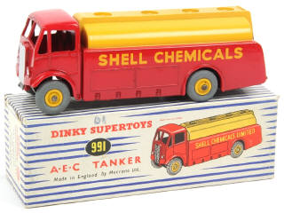 Lot 689 - DINKY TOYS (GB) (1)