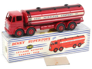 Lot 695 - DINKY TOYS (GB) (1)
