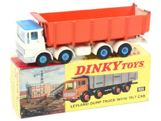 Lot 708 - DINKY TOYS (GB) (1)