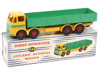 Lot 699 - DINKY TOYS (GB) (1)