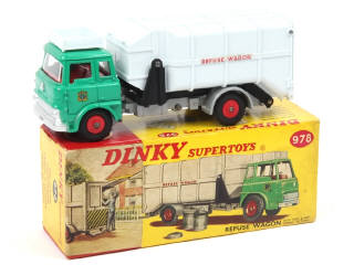 Lot 709 - DINKY TOYS (GB) (1)