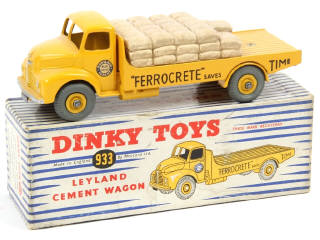 Lot 684 - DINKY TOYS (GB) (1)