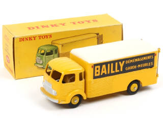 Lot 571 - DINKY TOYS (FRANCE) (1)