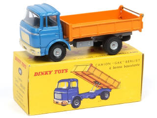 Lot 556 - DINKY TOYS (FRANCE) (1)
