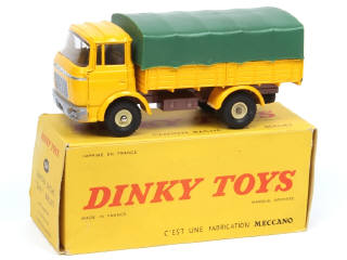 Lot 553 - DINKY TOYS (FRANCE) (1)