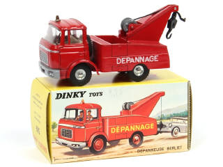 Lot 558 - DINKY TOYS (FRANCE) (1)