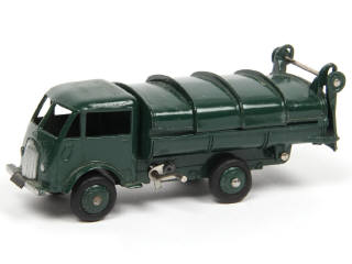 Lot 519 - DINKY TOYS (FRANCE) (1)
