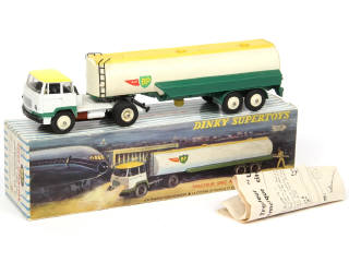 Lot 591 - DINKY TOYS (FRANCE) (1)