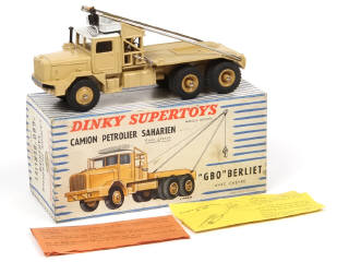 Lot 564 - DINKY TOYS (FRANCE) (1)