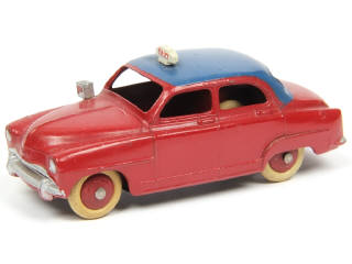 Lot 456 - DINKY TOYS (FRANCE) (1)