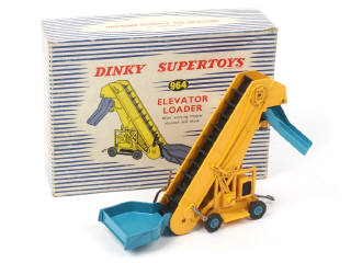Lot 421 - DINKY TOYS (GB) (1)