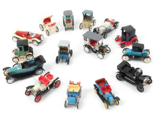 Lot 207 - DIVERS (15)