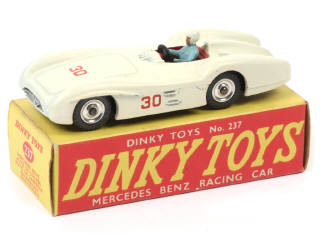 Lot 412 - DINKY TOYS (GB) (1)