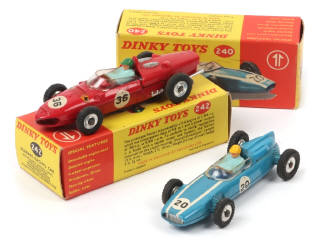 Lot 423 - DINKY TOYS (GB) (2)