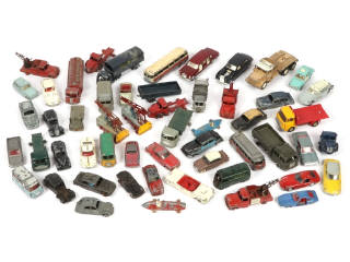Lot 211 - DINKY TOYS (54)