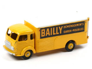 Lot 414 - DINKY TOYS (FRANCE) (1)