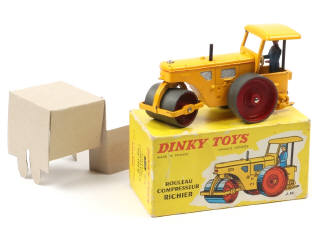 Lot 423 - DINKY TOYS (FRANCE) (1)