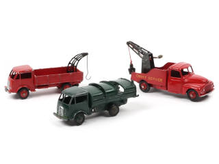 Lot 532 - DINKY TOYS (FRANCE) (3)