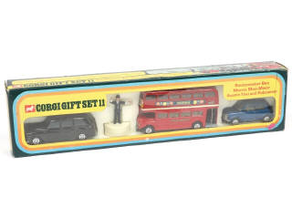 Lot 534 - CORGI TOYS (GB) (1)