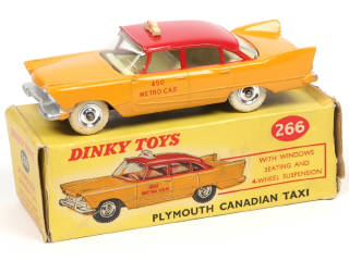 Lot 682 - DINKY TOYS (GB) (1)