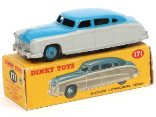 Lot 677 - DINKY TOYS (GB) (1)