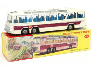 Lot 717 - DINKY TOYS (GB) (1)