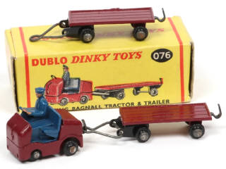 Lot 694 - DINKY TOYS (GB) (1)