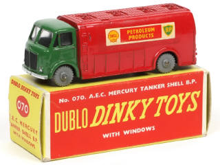 Lot 692 - DINKY TOYS (GB) (1)
