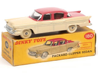 Lot 679 - DINKY TOYS (GB) (1)