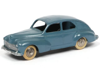 Lot 552 - DINKY TOYS (FRANCE) (1)
