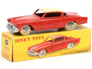 Lot 583 - DINKY TOYS (FRANCE) (1)