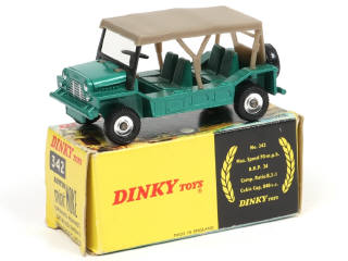 Lot 689 - DINKY TOYS (GB) (1)