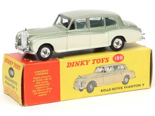 Lot 686 - DINKY TOYS (GB) (1)