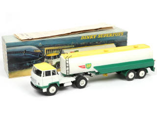 Lot 645 - DINKY TOYS (FRANCE) (1)